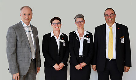M. Wenger, CEO BCF et les membres de la Société Cantonale des Musiques Fribourgeoises