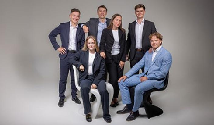 photo des apprenti-e-s lors de la réussite de leur apprentissage