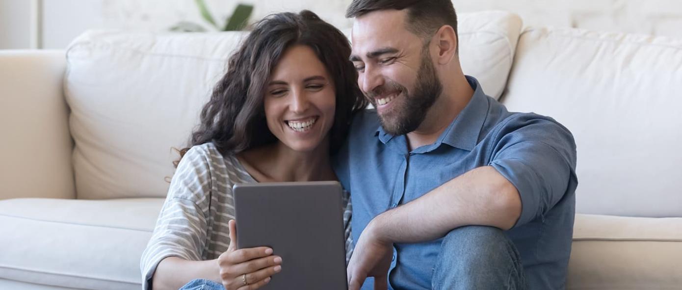 couple avec tablette